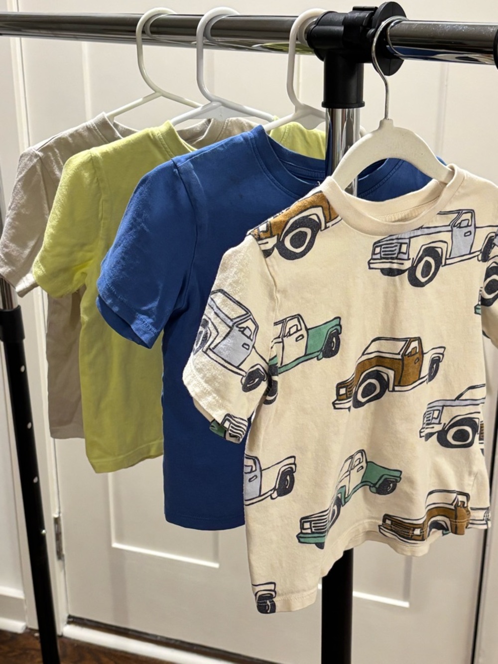 4-pack; Kids' H&MCream Truck Print Tee + Solid Blue, Lime & Gray Tees;